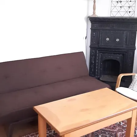 3 Pieces Avec Terrasse Et Balcon Париж